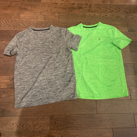 2 boys activewear tops - Picture 1 of 2